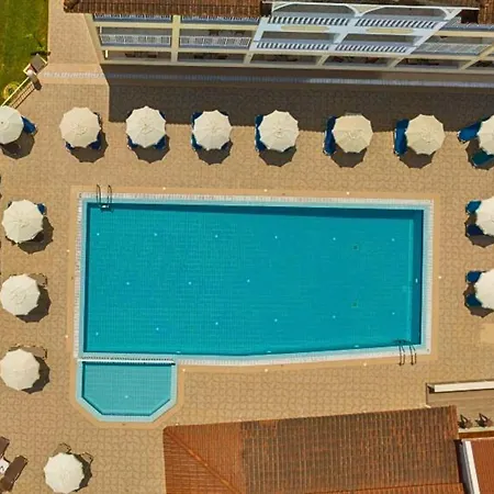 Apartahotel Manousis 3*