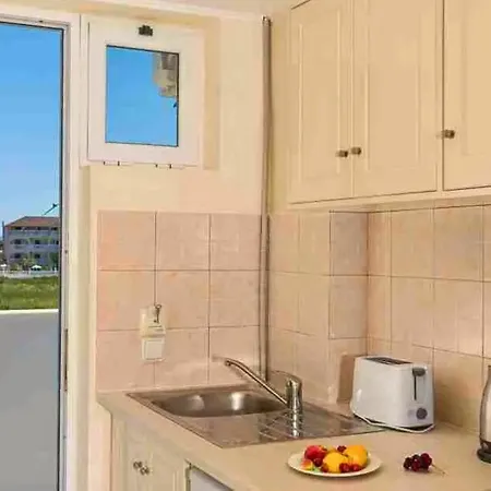 Manousis Apartahotel