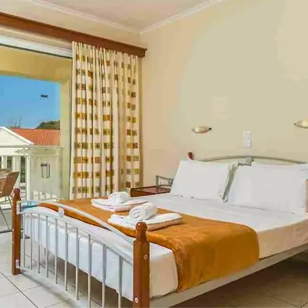 Apartahotel Manousis 3*