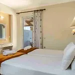 Manousis Lägenhetshotell