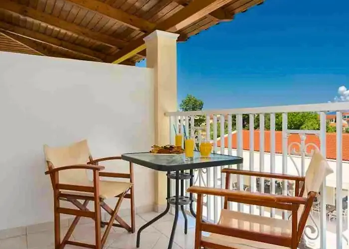 Apart Otel Manousis