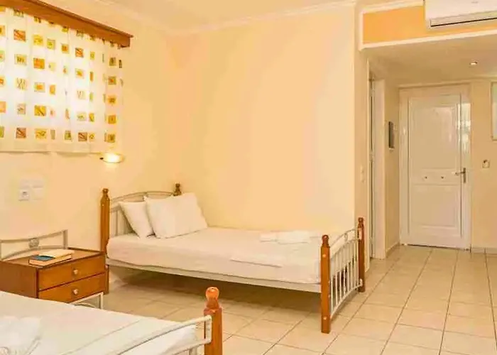 Apart Otel Manousis 3*