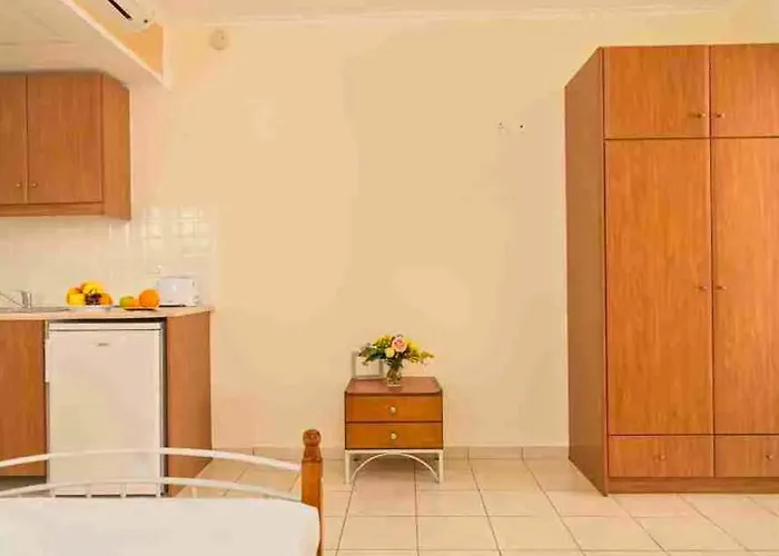 Manousis Apart Otel 3*