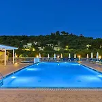 Aparthotel Manousis 3*