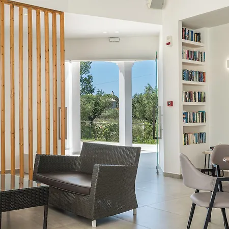 Manousis Hotel de apartamente 3*