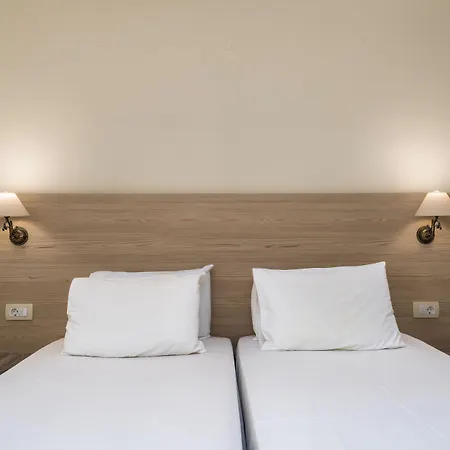 Aparthotel Manousis 3*