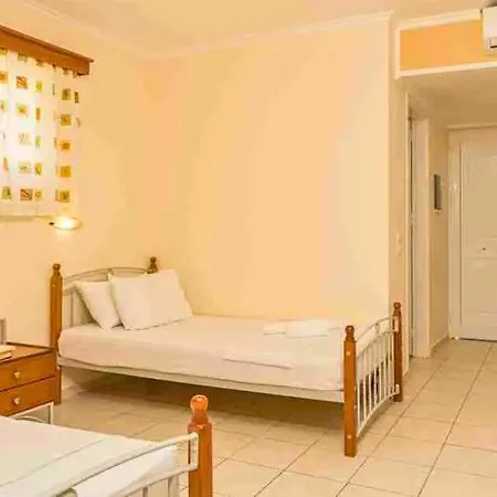 Aparthotel Manousis 3*