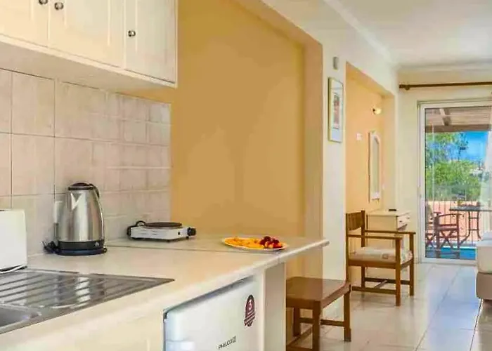 Manousis Aparthotel 3*