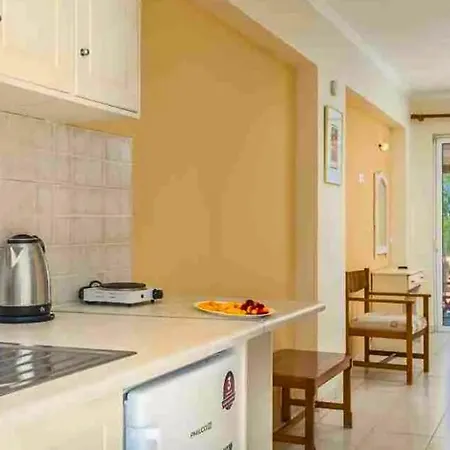 Manousis Apart Otel 3*