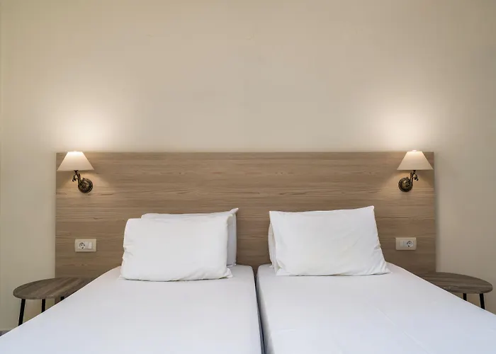 Aparthotel Manousis 3*