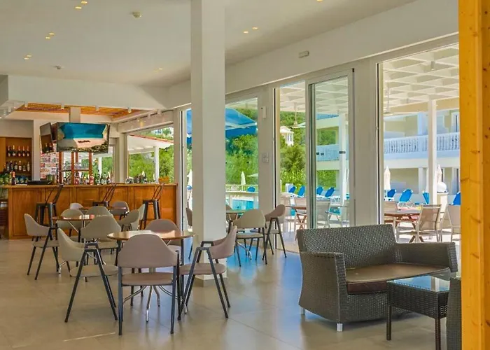 Manousis Aparthotel Planos