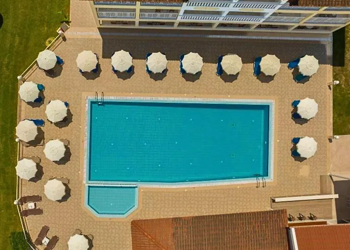 Aparthotel Manousis 3*