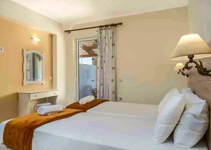 Aparthotel Manousis 3*